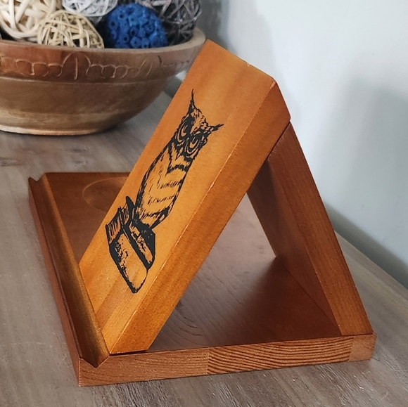📚 Wooden Book Stand with Glass Holder – Owl Design, NEW, Reader’s Décor - Picture 4 of 16